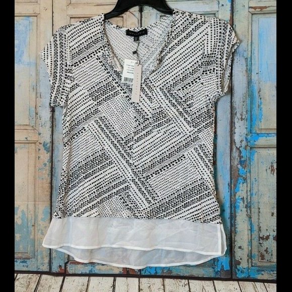 Sanctuary Tops - SANCTUARY Womens Size Medium White Black V Neck